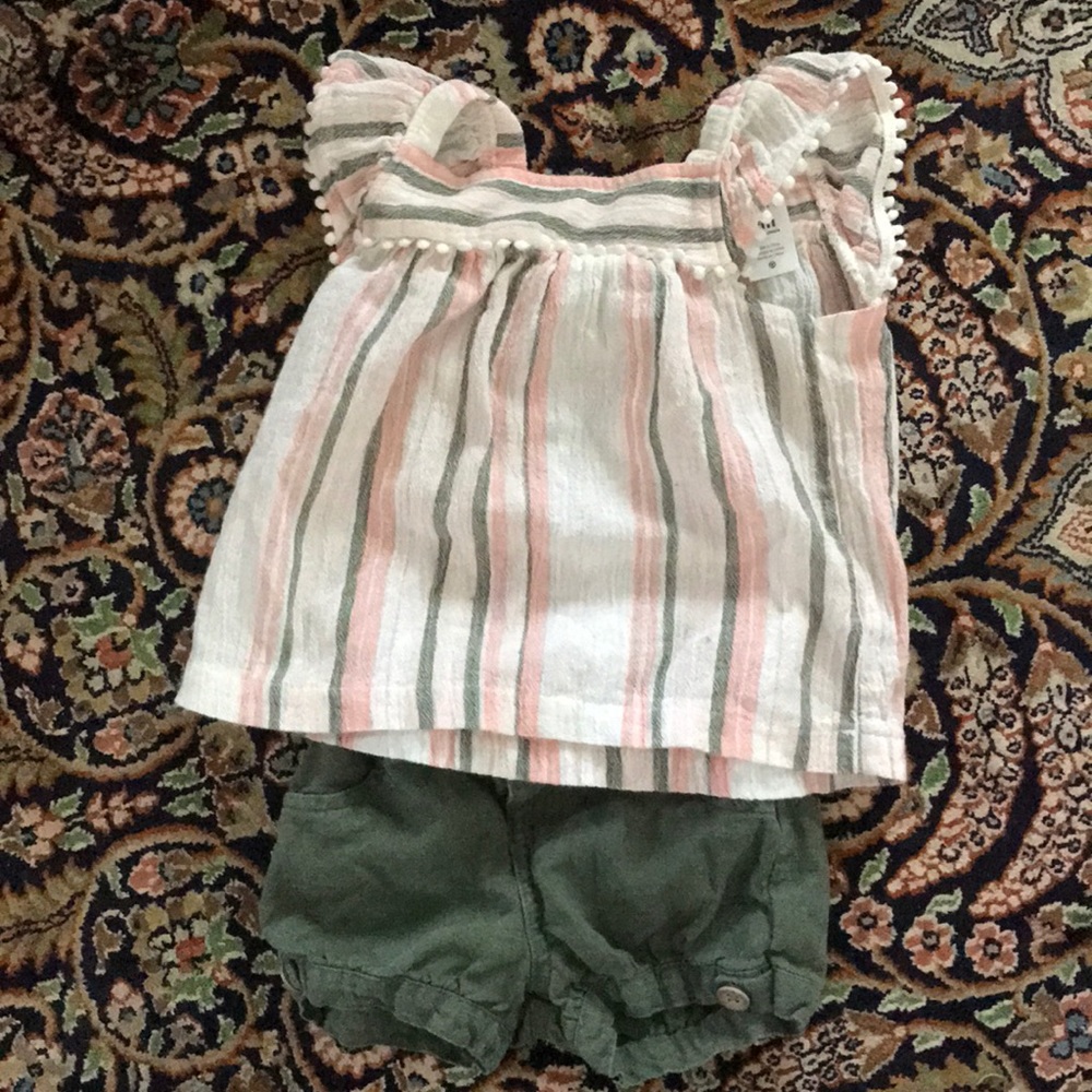 Carter’s Baby Girl linen short set